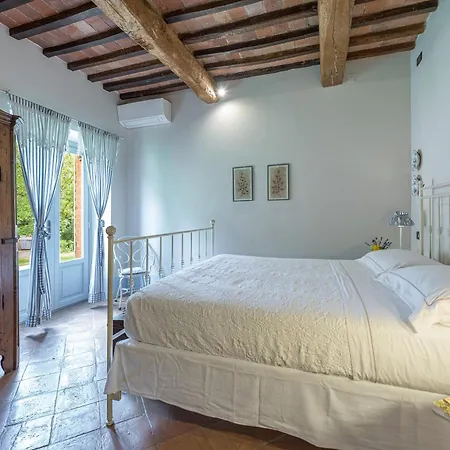 Il Molinaccio 14&2, Emma Villa *